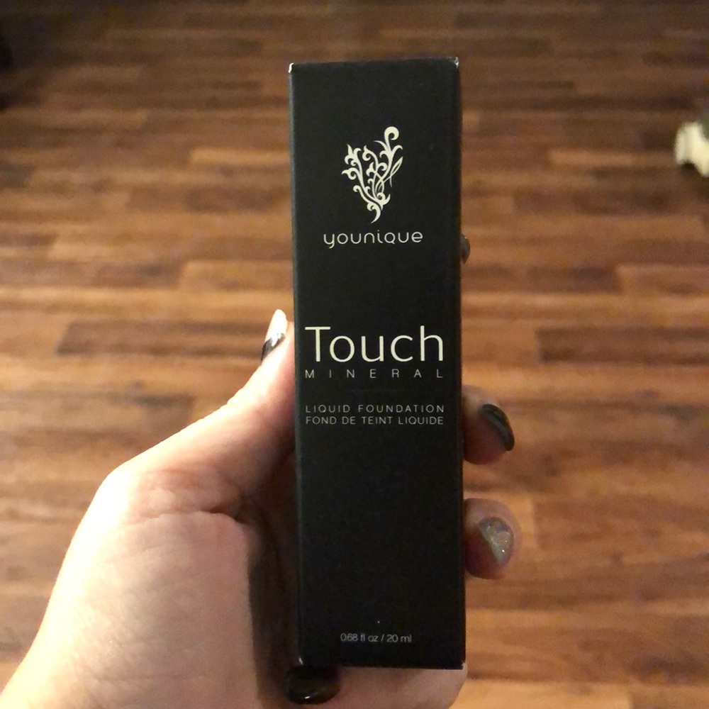 Younique liquid foundation